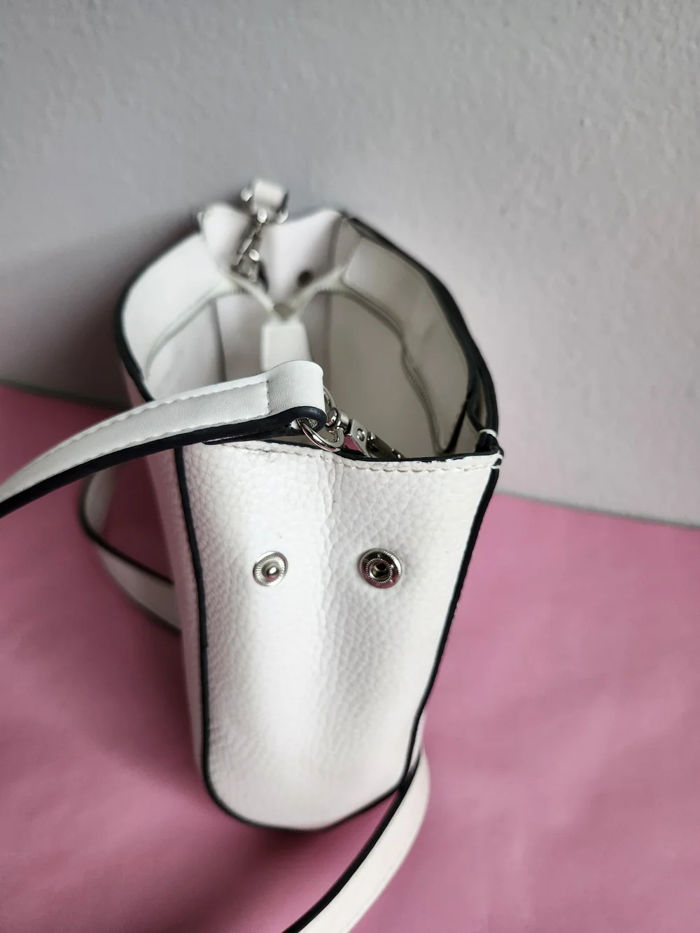 Sondra Roberts Off-White Pebbled Leather Shoulder Bag Crossbody